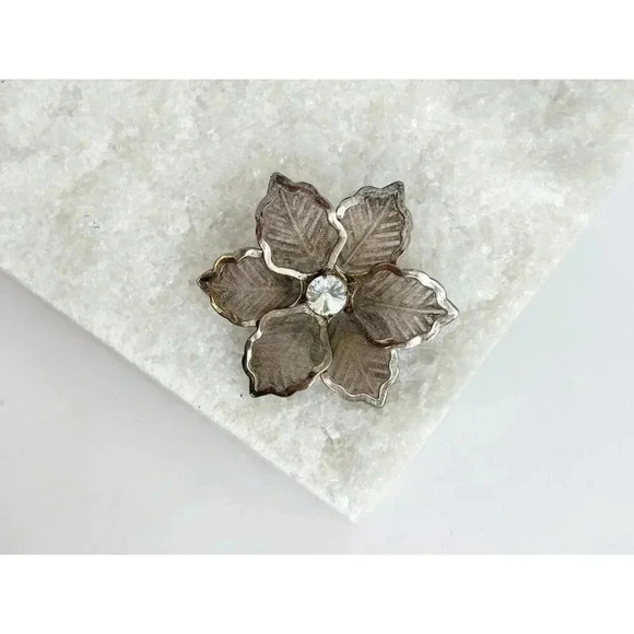 Silver Tone Rhinestone Adorned Vintage Snowflake  / Floral Brooch Pin - Picture 3 of 8